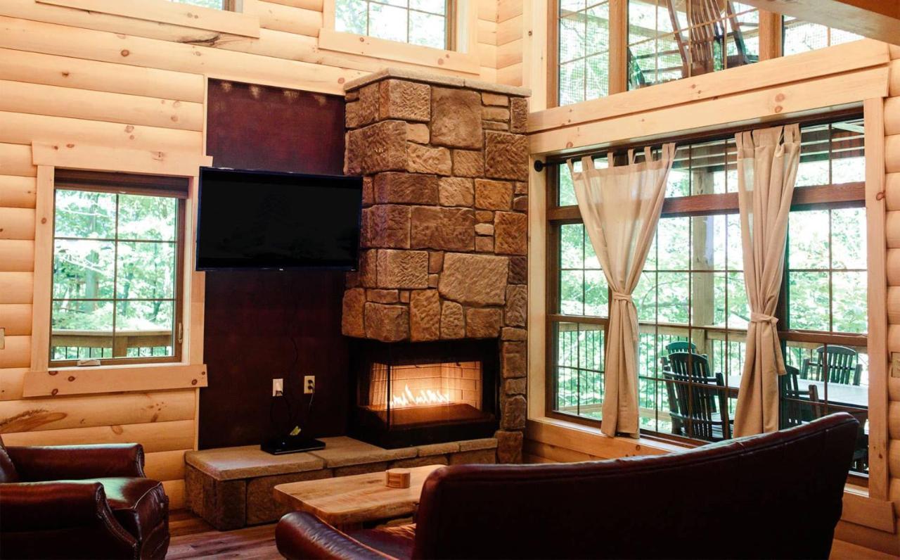 Skyview Treehouse By Amish Country Lodging Millersburg Exterior photo